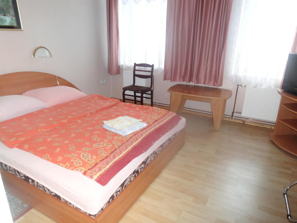 Hotel Rebir Daugavpils Phòng bức ảnh