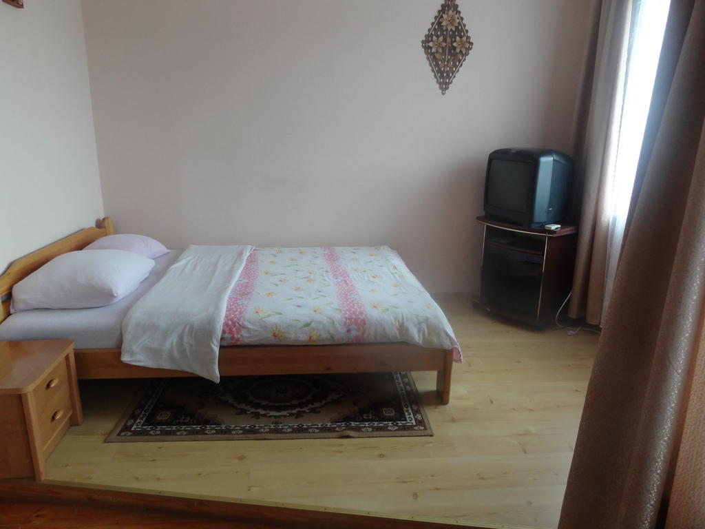 Hotel Rebir Daugavpils Ngoại thất bức ảnh