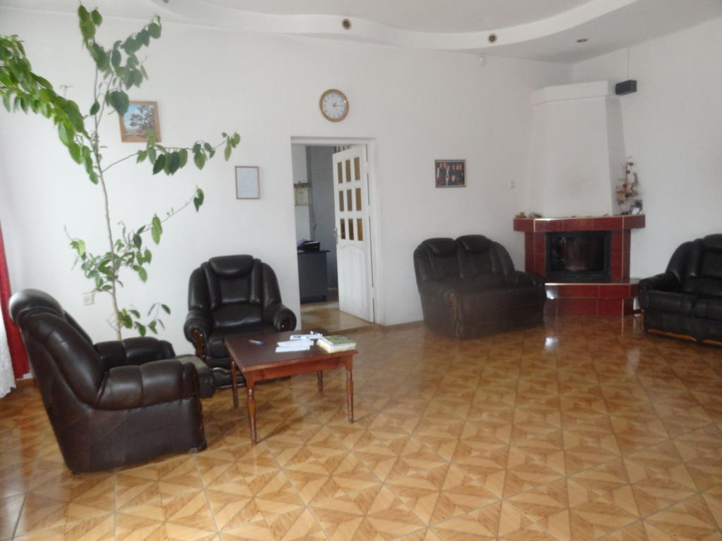Hotel Rebir Daugavpils Ngoại thất bức ảnh