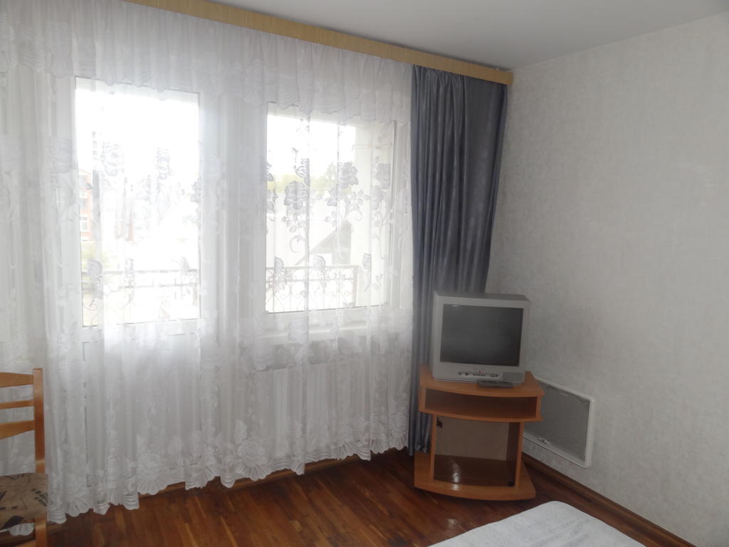 Hotel Rebir Daugavpils Ngoại thất bức ảnh