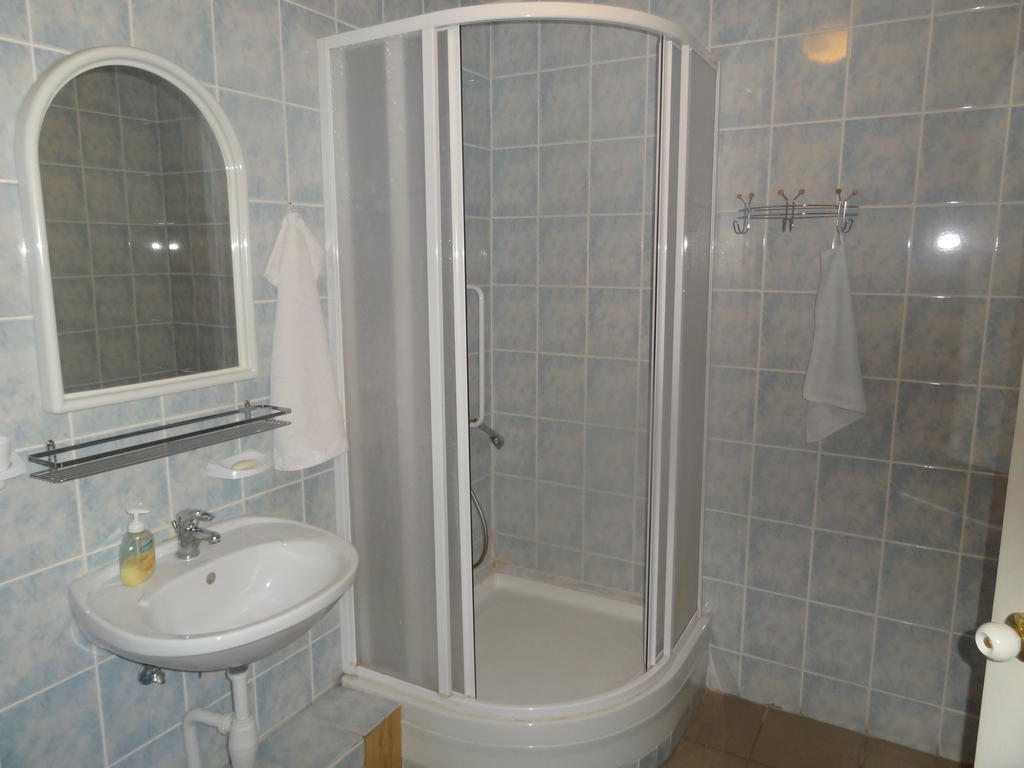 Hotel Rebir Daugavpils Ngoại thất bức ảnh