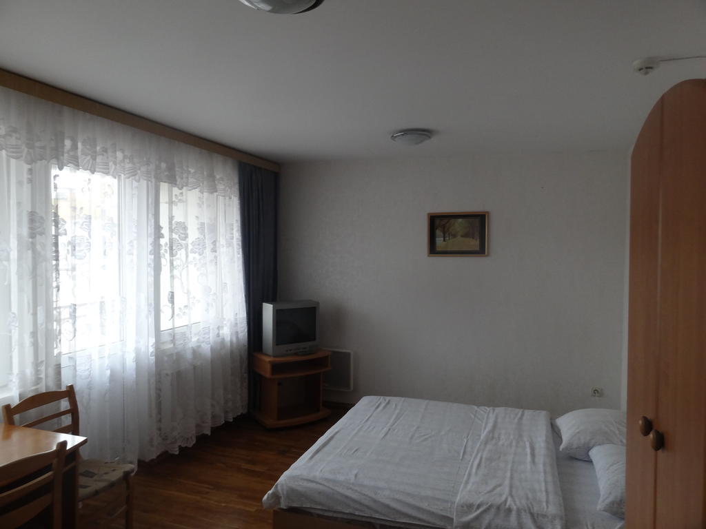 Hotel Rebir Daugavpils Ngoại thất bức ảnh
