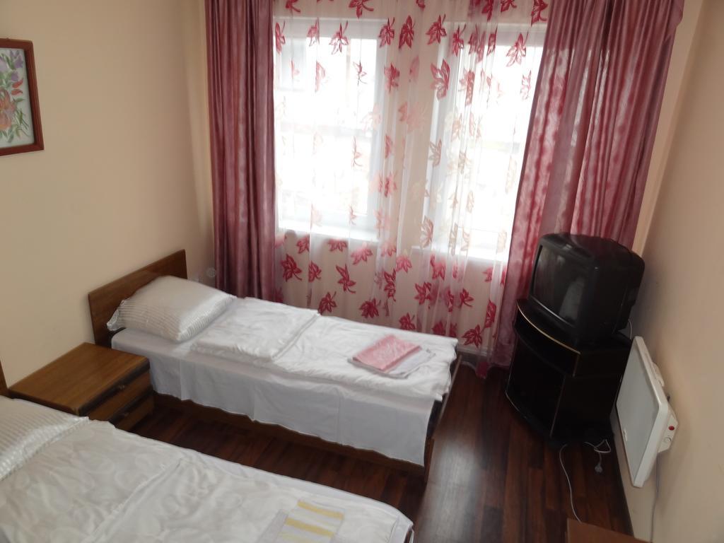 Hotel Rebir Daugavpils Ngoại thất bức ảnh